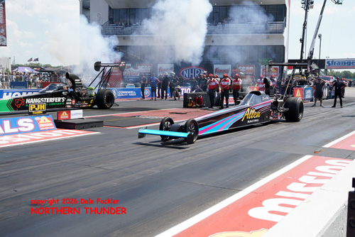 Sarah Allen (near lane) vs Angelle Sampey (far lane)